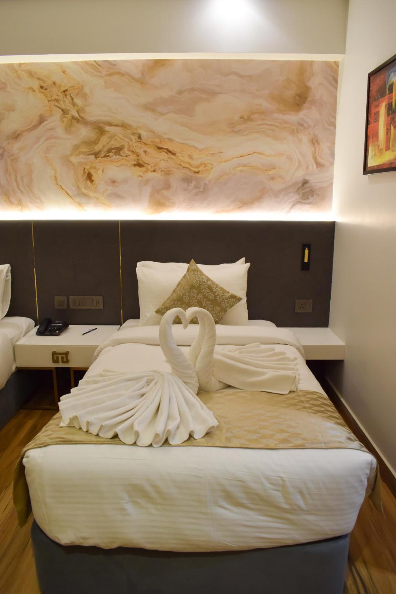 Tulip Inn Shravasti Bahraich Екстериор снимка